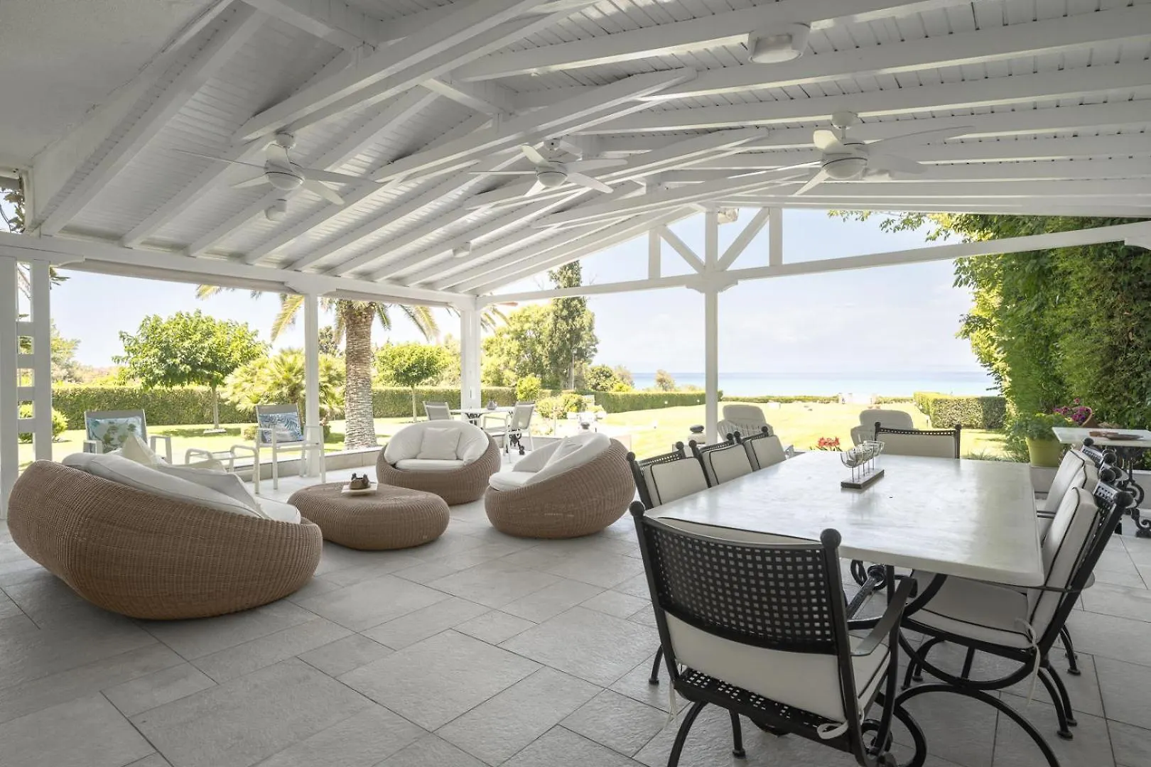 Hanioti Beachfront Paradise By Luxlikehome