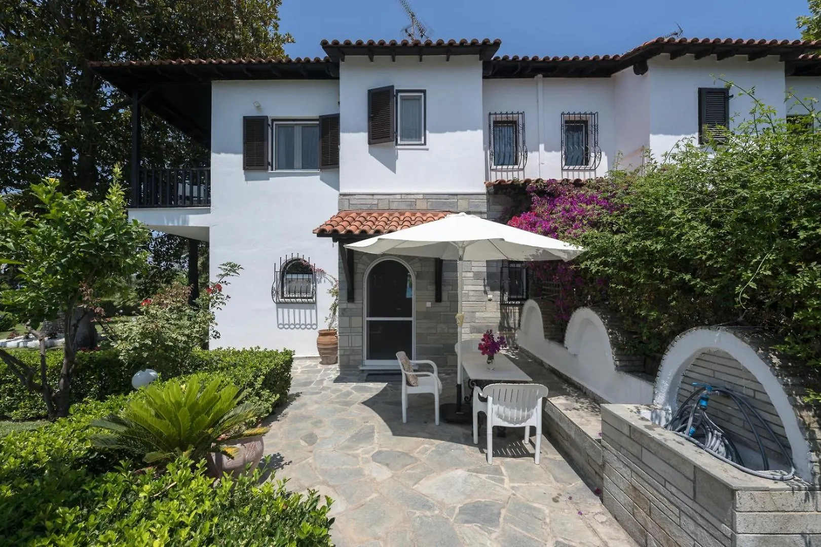 Villa Hanioti Beachfront Paradise By Luxlikehome